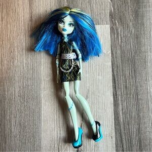 Monster high freaky fusion Frankie doll